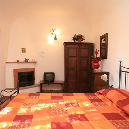 Agriturismo Toscanella Монтебелло